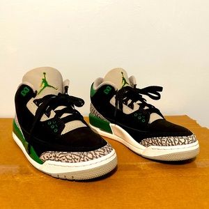 Nike Air Jordan 3 Retro Pine Green in EUC.